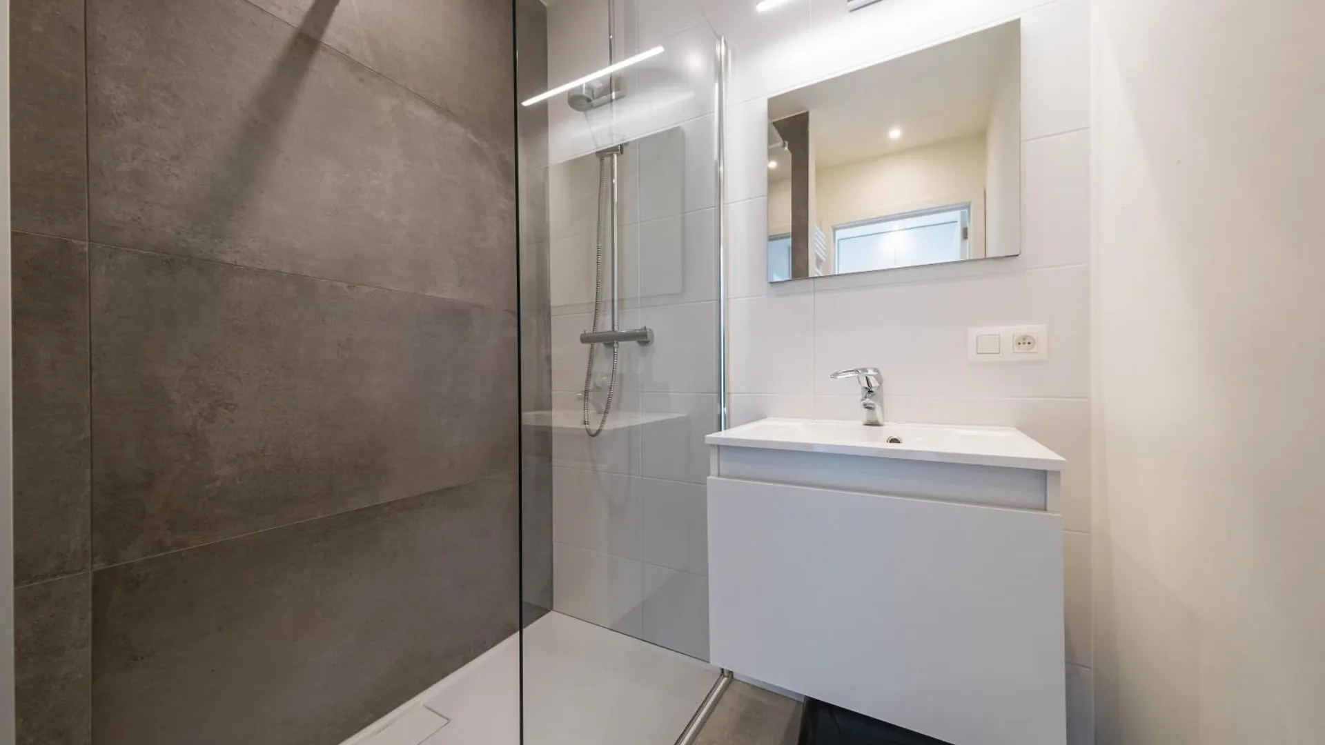 Renovated 2-Bedroom Apartment In Oostende  Ostend